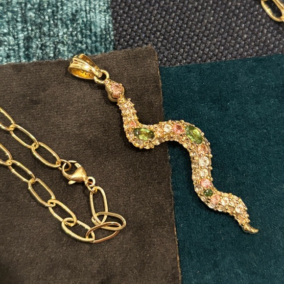 Jane Win Snake Pendant - Picture 3 of 5